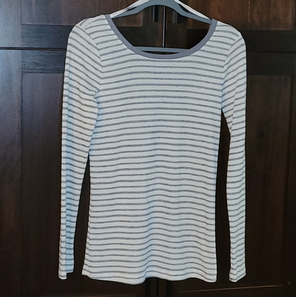 NWT Splendid Medium Made In USA Lightweight Thermal White & Grey Unique Back - Picture 2 of 6